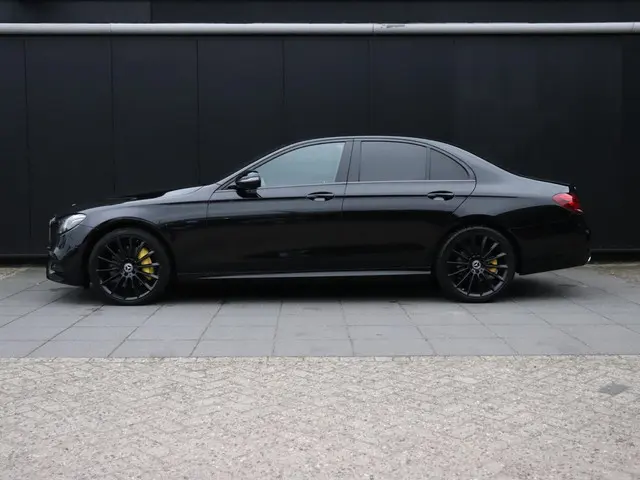 Mercedes-Benz E-klasse 300 e AMG-PAKKET | MEMORY | LEDER | PANO-DAK | 360° CAMERA | STOELVERW. | VOL...