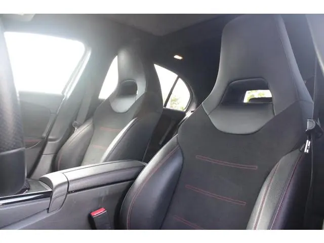Mercedes-Benz A-klasse 220 190PK AUTOMAAT BUSINESS SOLUTION AMG | PANORAMA SCHUIF/KANTEL DAK | SFEER...