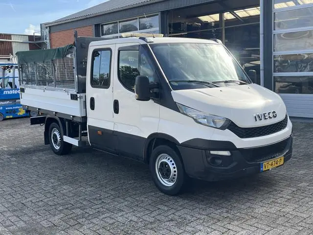 Iveco Daily 35S11D 2.3 345 LET OP MOTOR DEFECT, LOOPT WEL!!  Airco Trekhaak 3500k trekgewicht Stuurw...
