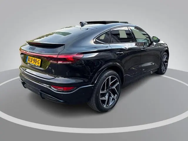 Audi Q6 Sportback e-tron S edition performance 100 kWh · Panorama dak · Trekhaak · Luchtvering · Opt...