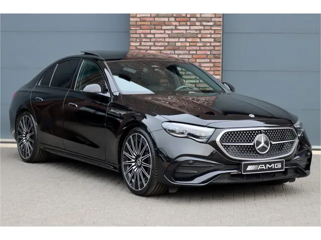 Mercedes-Benz E-klasse 200 AMG Line | Hyperscreen | Distronic | Panoramadak | Stoelventilatie | Burm...