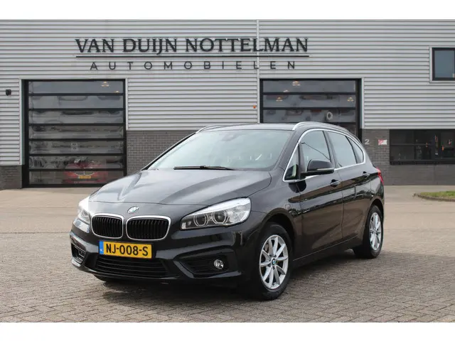 BMW 2-serie Active Tourer 216i Centennial High Executive / Navigatie / Led / Trekhaak / N.A.P.