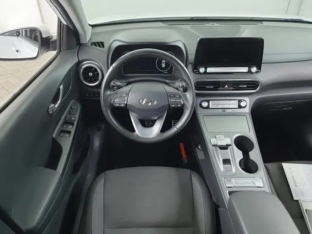 Hyundai Kona EV Comfort 64 kWh 3-Fase 1e-Eig. & Dealer-Onderh. BOVAG-Garantie. NL-Auto.