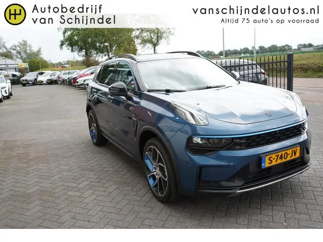 Lynk & Co 01