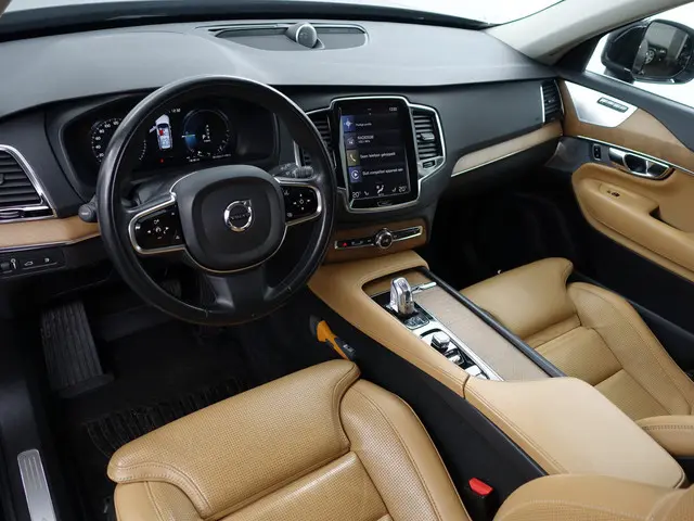 Volvo XC90 2.0 T8 Twin Engine AWD Inscription- 7 Pers, Panoramadak, Bowers Wilkins, Head Up, Stoelve...