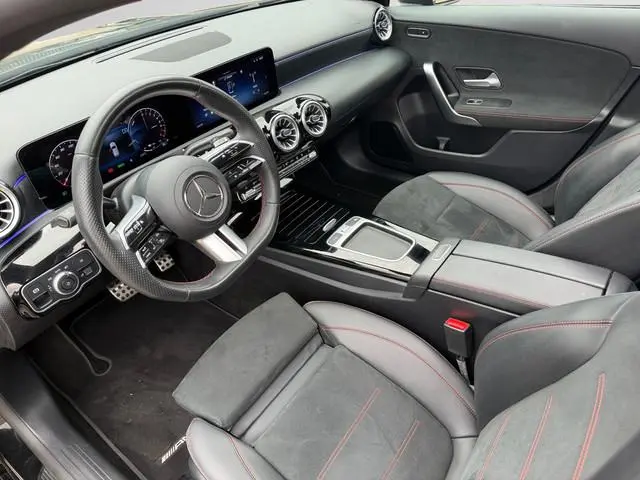 Mercedes-Benz A-klasse 250 e AMG Night Line Aut- Nieuw Model, Panoramadak, Sfeerverlichting, Multibe...