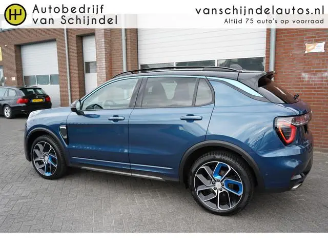 Lynk & Co 01