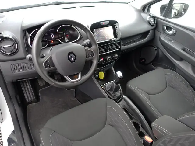 Renault Clio 0.9 TCe Limited- Navigatie, Privacy Glass, Park Assist, Cruise, Led, Comfort Interieur