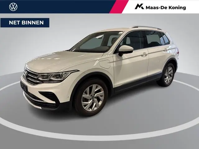 Volkswagen Tiguan 1.4 TSI 245pk DSG eHybrid Life Business · 360 Camera · Inklap. Trekhaak · Matrix L...