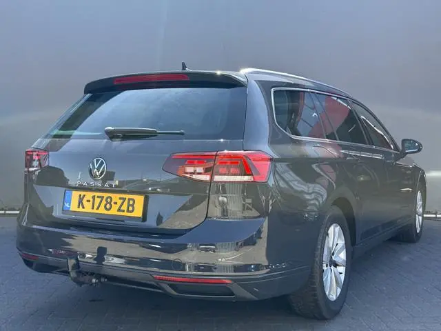Volkswagen Passat Variant BWJ 2021 1.5 150 PK TSI Business AUTOMAAT | TREKHAAK | PANO | FULL LED | E...