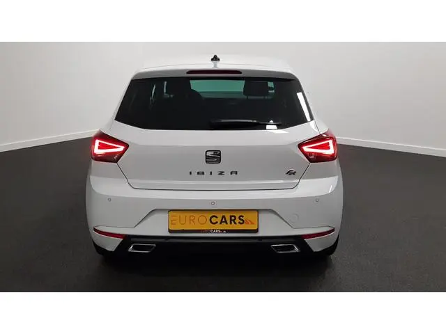 SEAT Ibiza 1.0 TSI 110pk DSG FR Climate Control Parkeer sensoren Verwarmde voorstoelen DAB Lichtmeta...
