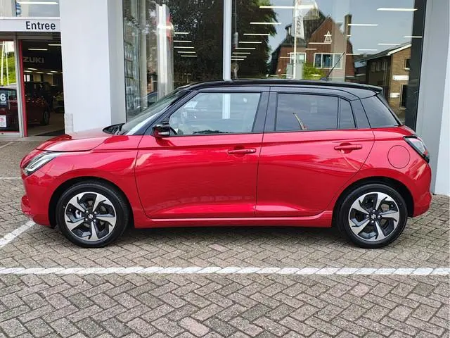 Suzuki Swift 1.2 STYLE SMART HYBRID AUTOMAAT Direct Leverbaar | Tot 10 JAAR GARANTIE! Inclusief € 2....