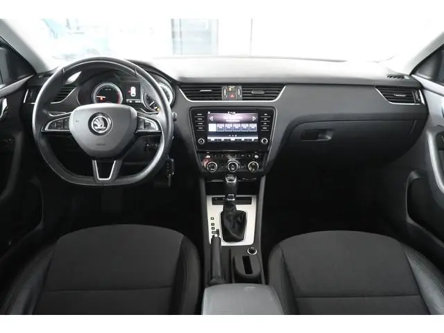 ŠKODA Octavia Combi 1.0 TSI Greentech Ambition Business Automaat Navigatie Stoelverwarming Rijklaarp...