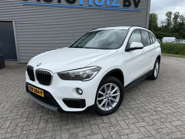 BMW X1 sDrive18i Advantage Navigatie Stoelverwarming Climate Control PDC Cruise Control