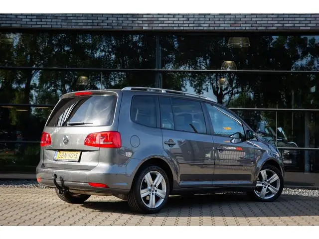 Volkswagen Touran 1.2 TSI Highline BlueMotion , Panoramadak, Trekhaak, Cruise control, Achteruitrijc...