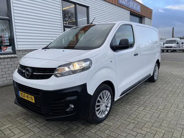 Opel Vivaro 2.0 CDTI 122pk L2H1 Edition / vaste prijs rijklaar € 11.950 ex btw / lease vanaf € 201 /...