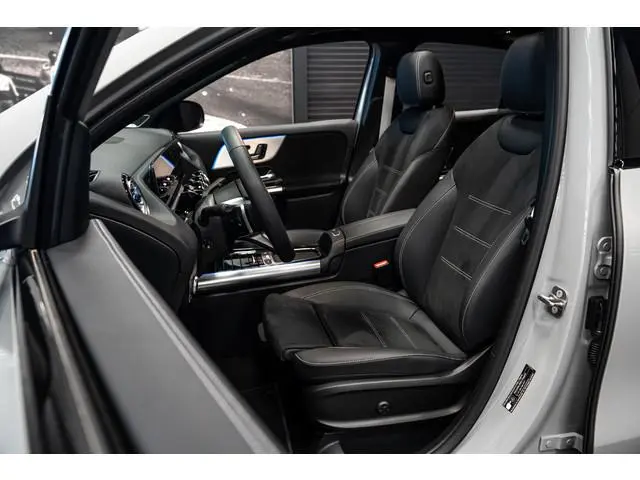 Mercedes-Benz GLA-klasse 250 e Business Solution AMG *Burmester / Panorama / HUD / Keyless / Surroun...