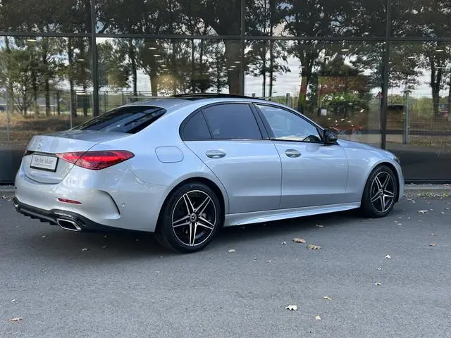 Mercedes-Benz C-klasse 300 AMG 259pk // Panoramadak // Burmester 3D // Distronic // 360 Camera // Di...