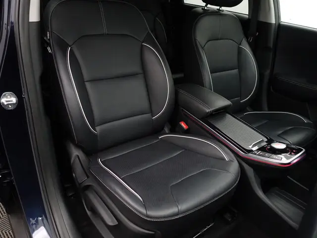 Kia e-Niro ExecutiveLine 64 kWh Aut- Stoelventilatie, Stuur/Stoelverwarming, JBL Audio, Memory, Carp...