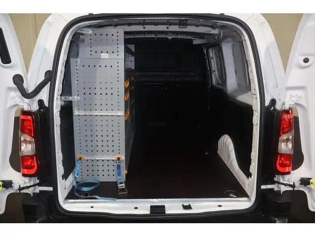 Peugeot Partner 1.5 BlueHDI Premium Long 130PK Automaat Navigatie