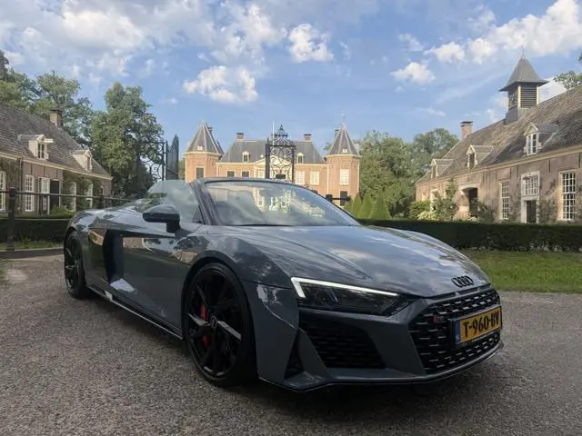 Audi R8