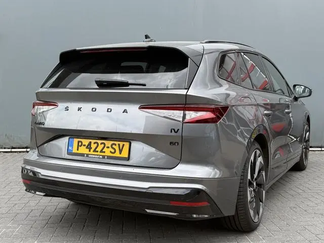 ŠKODA Enyaq iV BWJ 2022 60 180 PK  Sportline FULL LED | HALF LEDER | STOEL + STUURVERW. | ADAPTIVE C...