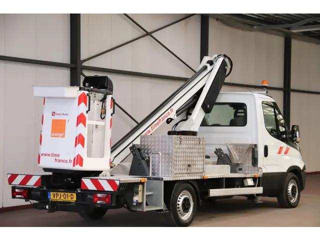Iveco Daily 35S12 HOOGWERKER 13 METER LT130TB MET 3500 KG TREKVERMOGEN TREKHAAK