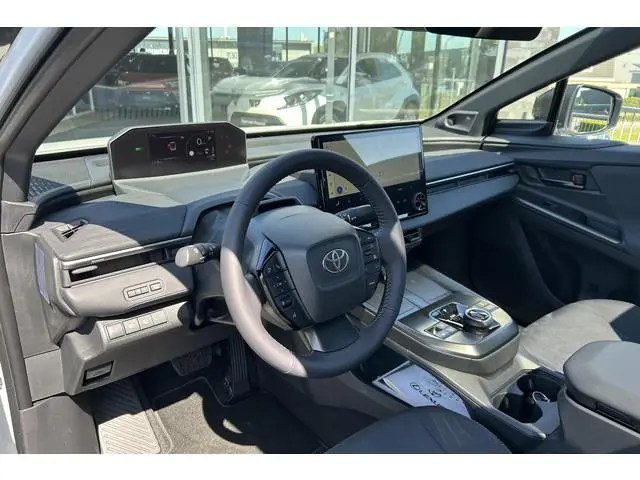 Toyota C-HR+