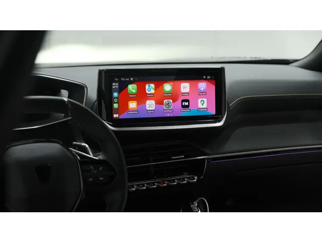Peugeot 2008 PureTech 130 EAT8 GT | Trekhaak | 360 Camera | Adaptieve Cruise Control | Apple Carplay