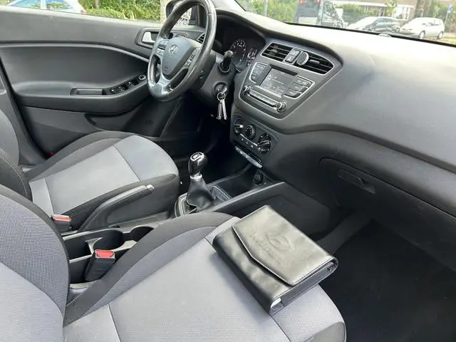 Hyundai i20 1.2 HP i-Motion Comfort 89.000 km ! airco/ecc keurige auto