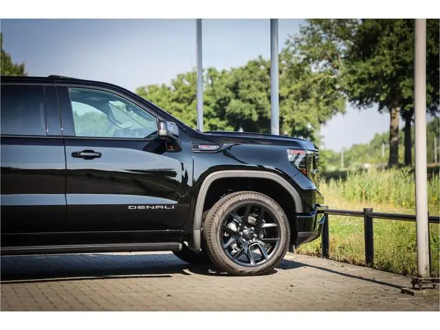 GMC Sierra