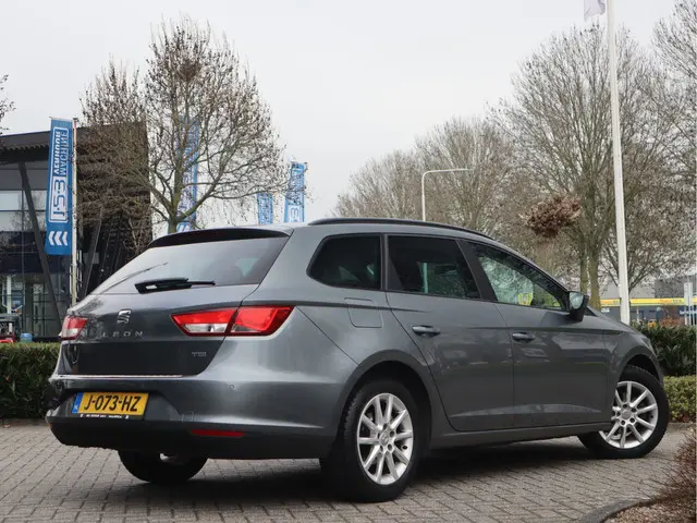 SEAT Leon ST 1.2 TSI Reference Airco / Cruise / Elekramen Voldoende Apk / All-season banden