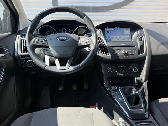 Ford Focus Wagon 1.0 Titanium Carplay|Trekhaak|Clima|Cruise|PDC V+A|Navi|Elek ramen|N.A.P|Nieuwe APK...