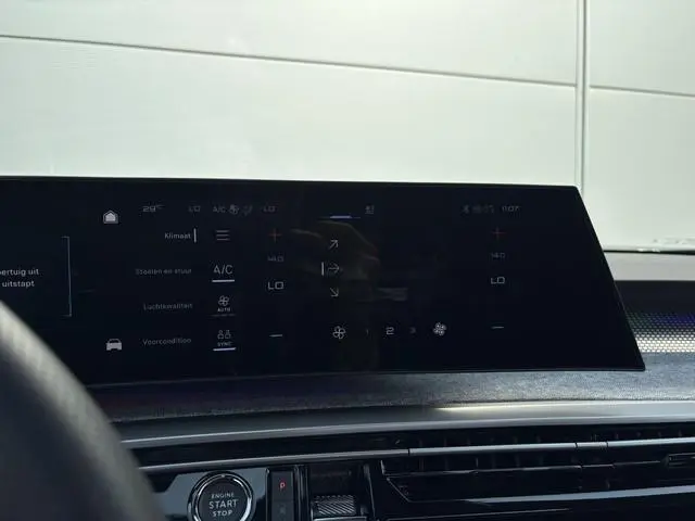 Peugeot e-3008