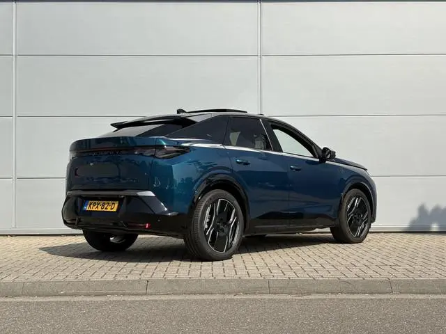 Peugeot e-3008
