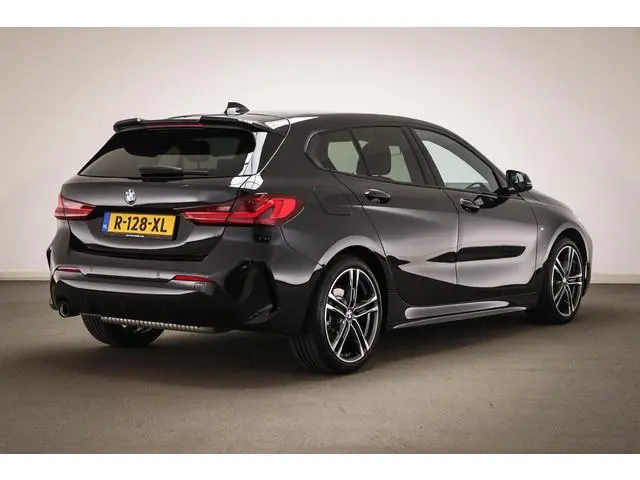 BMW 1-serie 116i M-Sport High Executive | STOELVERWARMING | DAB | APPLE | CAMERA | 18"