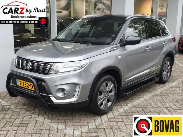 Suzuki Vitara 1.4 BOOSTERJET SELECT SMART HYBRID Bullbar | Treeplanken | Trekhaak | Stoelverwarming...