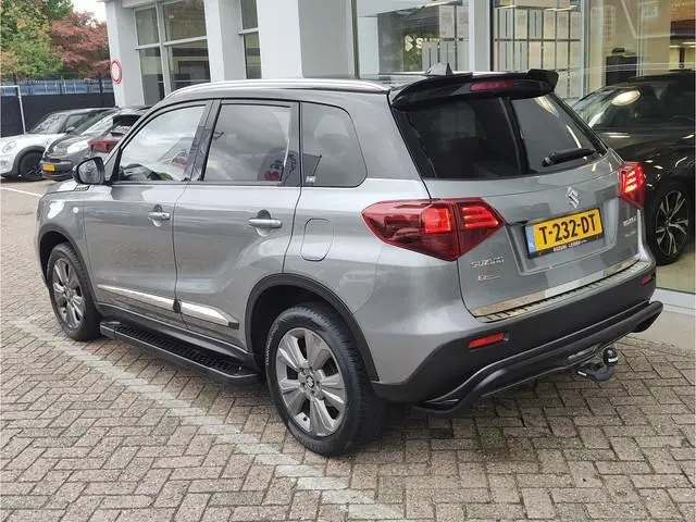 Suzuki Vitara 1.4 BOOSTERJET SELECT SMART HYBRID Bullbar | Treeplanken | Trekhaak | Stoelverwarming...