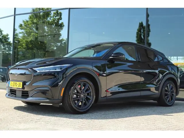 FORD MUSTANG MACH-E EXTENDED RWD 98 kWh SOH 93.5% | PANO | CARPLAY | CAMERA | WINTERPACK | LEDER | D...