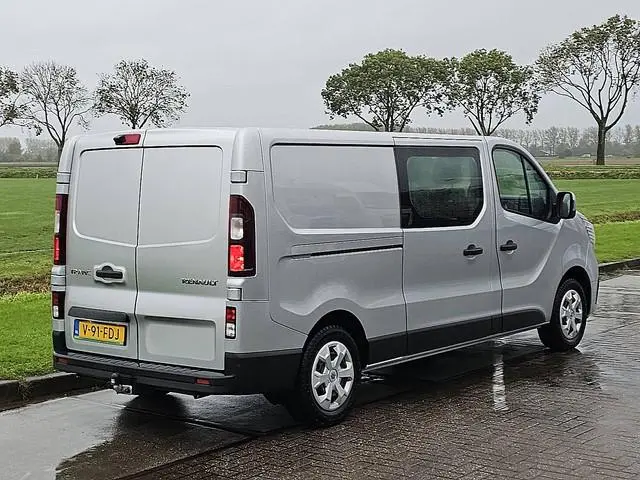 RENAULT TRAFIC 2.0 DCI L2H1, dubbele cabine, airco, navi, pdc, trekhaak, 61 dkm..