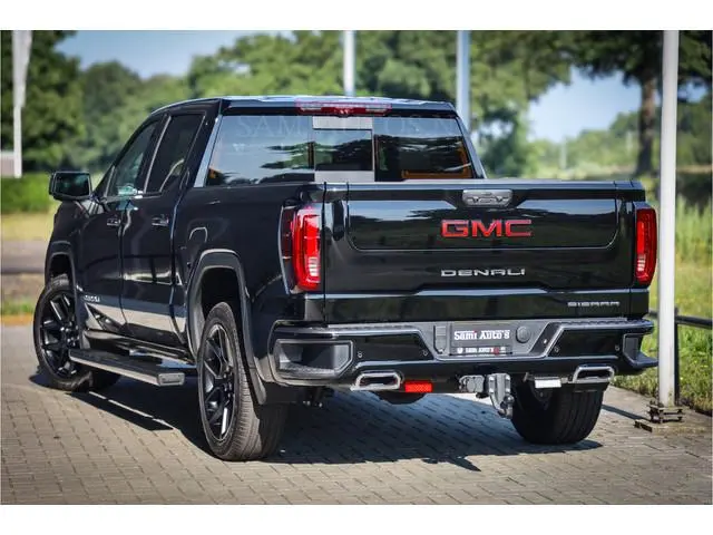 GMC Sierra