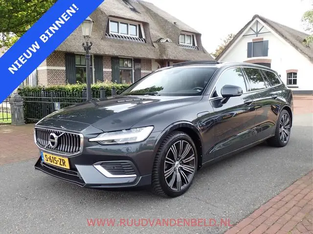 Volvo V60 2.0 T8 Twin Engine AWD Inscription / TREKHAAK / ACC / PANO / CAMERA / SPORTLEER