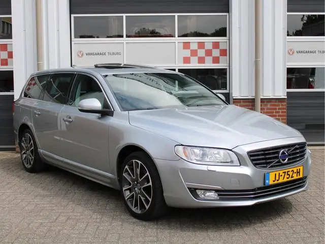 Volvo V70 2.0 T4 190pk Polar+ Standkachel/Dakraam/Leder/Voorruitverw./Stoelverw./Trekhaak/18inch