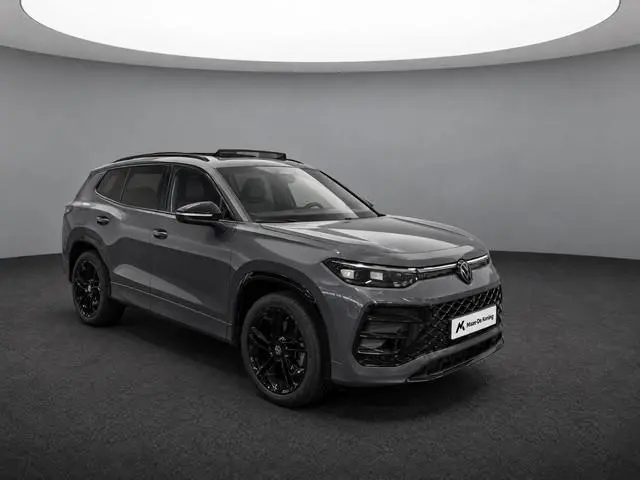 Volkswagen Tayron 1.5 272pk DSG eHybrid R-Line Edition · Panoramadak · 360 Camera · Wegklapbare Trek...