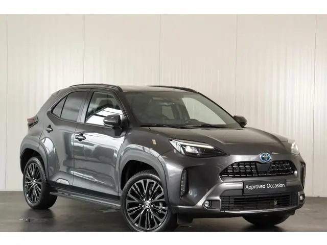 Toyota Yaris Cross 1.5 Hybrid Adventure AWD, Treeplanken