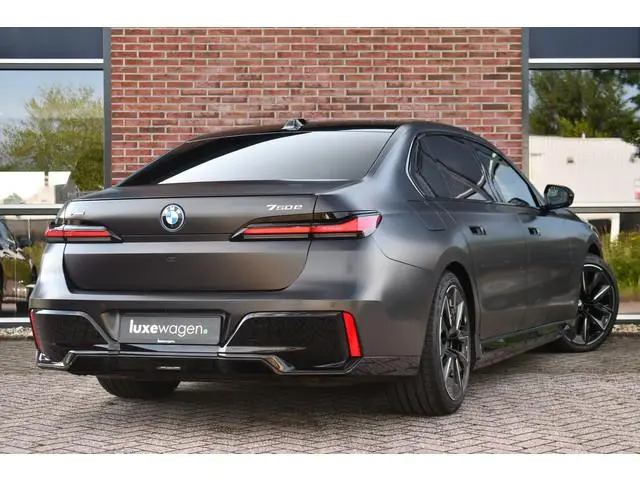 BMW 7-serie 750e xDrive M-Sport Pro Frozen-Grey Auto-Doors Exe-Drive-Pro Trekhaak