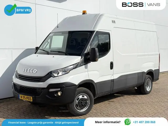 Iveco Daily 35C14 2.3 L2H2 Dubbellucht Airco Cruise control Camera Trekhaak 3,5t Inbouw lucht geveer...