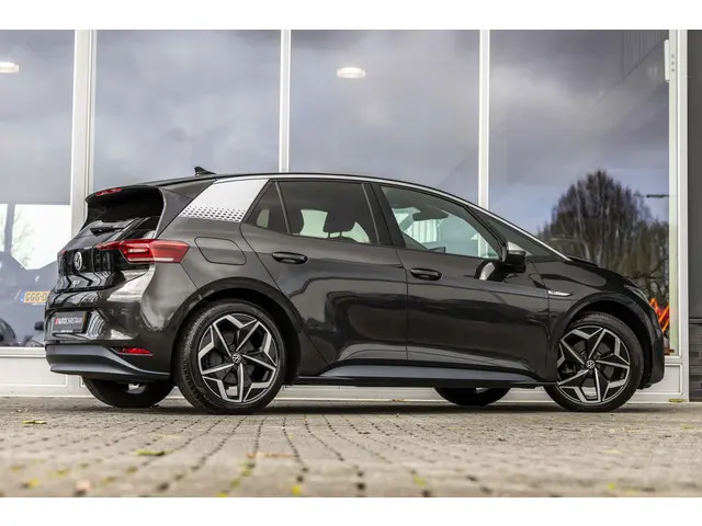 Volkswagen ID.3 First Plus 58 kWh | Camera | 19" | LED