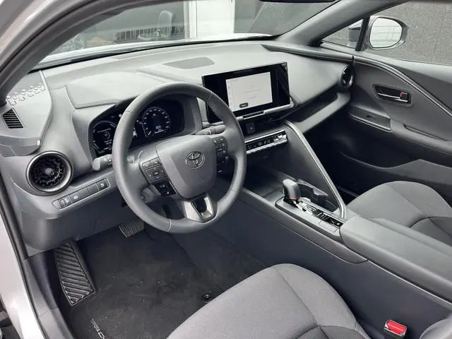 Toyota C-HR 1.8 Hybrid 140 Dynamic Dodehoek detectie, achteruitrij camera, adaptieve cruise control,...