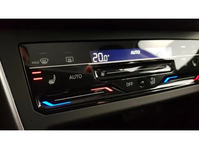 Volkswagen Polo 1.0 TSI Automaat Life Navigatie Climate Control Stoelverwarming Digitale cockpit Cam...